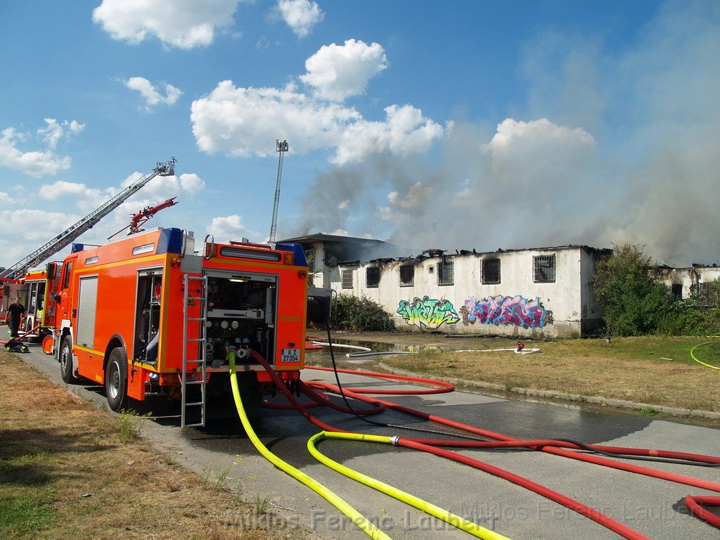 Feuer Koeln Ossendorf Butzweiler Hof neben IKEA P082.JPG